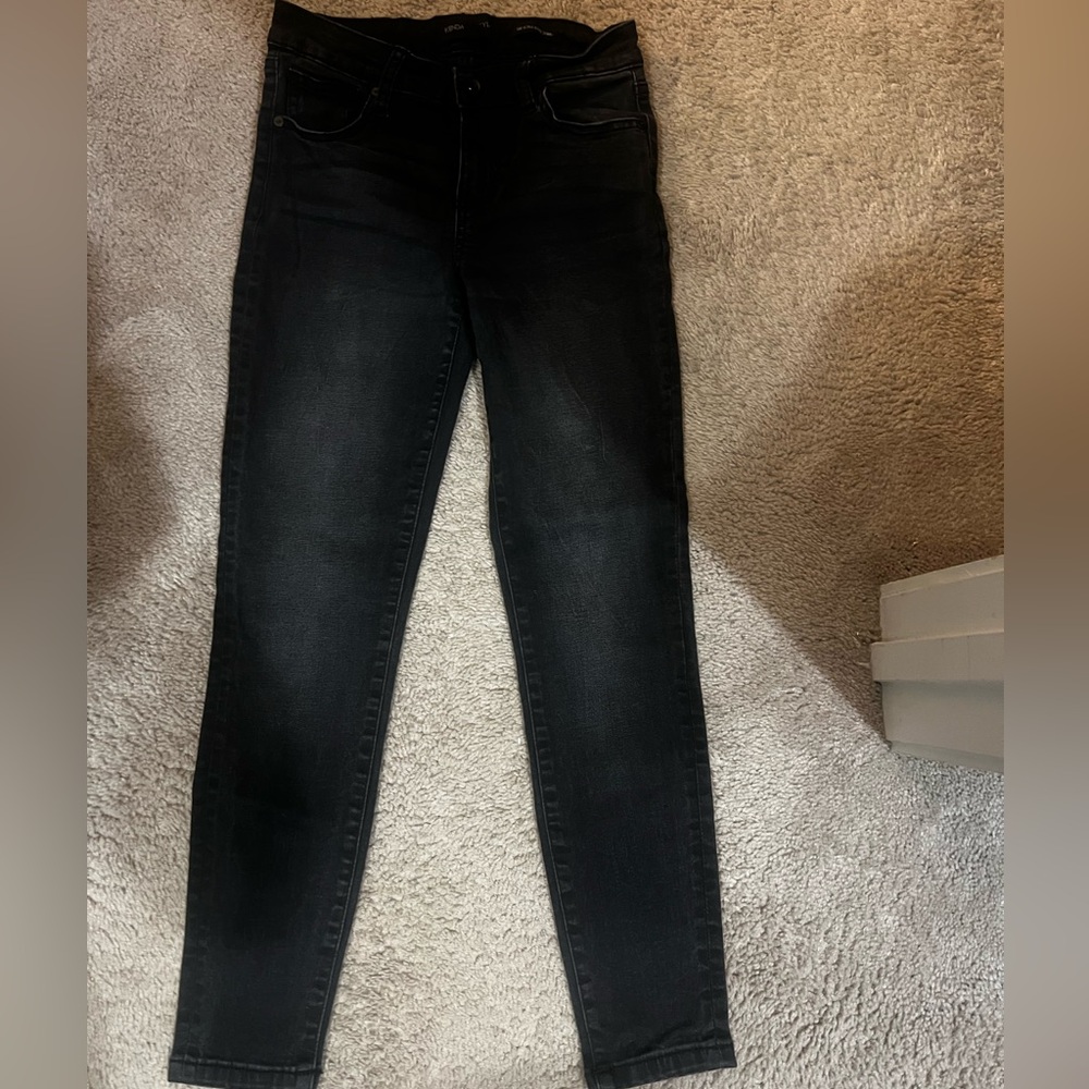 KENDALL + KYLIE black jeans. Like new. Worn once. Great condition. Size 1/25